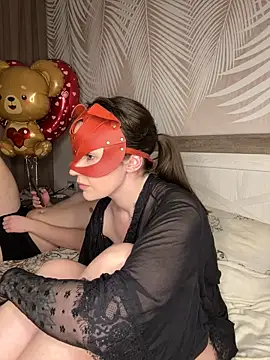 Snapshot of me_myhubby chatting on 02/14/26, 01:35 me myhubby online show from 02/14/26, 01:35