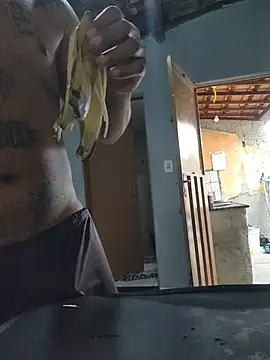 Snapshot of ykaromen chatting on 01/17/26, 12:32 ykaromen online show from 01/17/26, 12:32