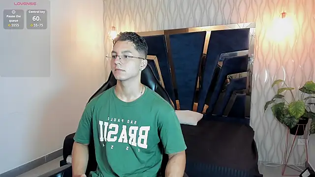 Noah Clarkk online show from 03/31/26, 05:13