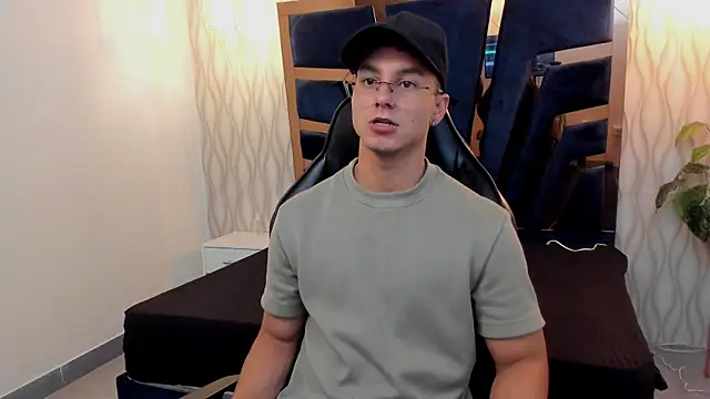 Noah Clarkk online show from 04/02/26, 04:15