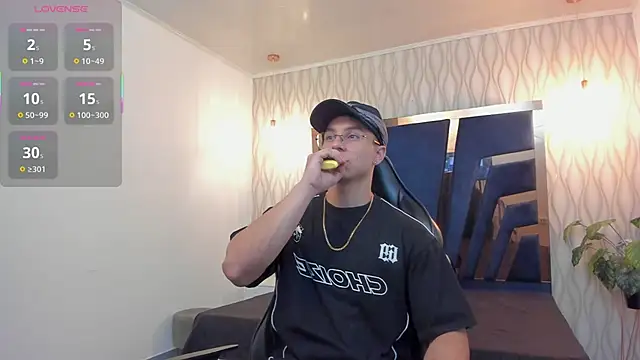 Noah Clarkk online show from 04/12/26, 01:27