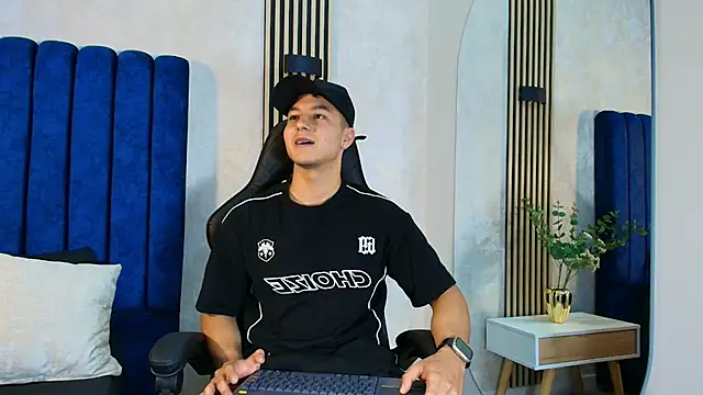 Snapshot of Noah_Clarkk chatting on 05/17/26, 06:15 Noah Clarkk online show from 05/17/26, 06:15