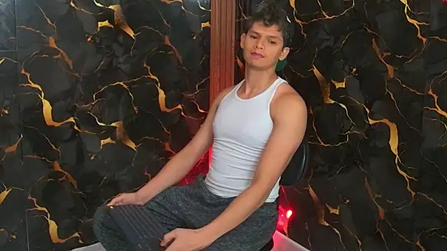 Snapshot of davilap_toyboy chatting on 01/06/26, 11:14 davilap toyboy online show from 01/06/26, 11:14