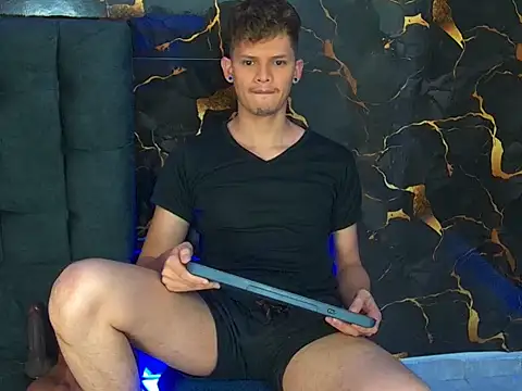 Snapshot of davilap_toyboy chatting on 01/15/26, 11:59 davilap toyboy online show from 01/15/26, 11:59