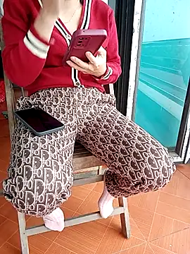 Snapshot of Sweet-Berryy chatting on 12/20/25, 02:07 Sweet-Berryy online show from 12/20/25, 02:07