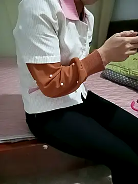 Snapshot of Sweet-Berryy chatting on 01/15/26, 12:04 Sweet-Berryy online show from 01/15/26, 12:04