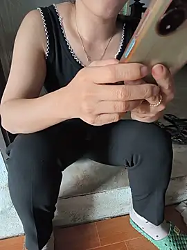 Sweet-Berryy online show from 06/04/26, 12:05