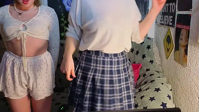 Snapshot of Ntmuforever chatting on 12/19/25, 09:33 Ntmuforever online show from 12/19/25, 09:33