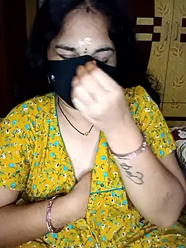 maduri   online show from 04/02/26, 12:41