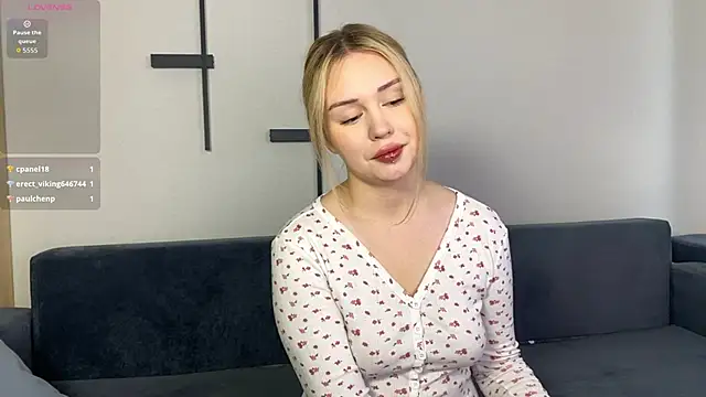 Snapshot of StellaSweetTrouble chatting on 02/22/26, 09:08 StellaSweetTrouble online show from 02/22/26, 09:08