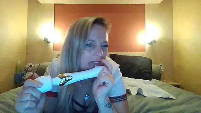 Miss-Chupagirly online show from 01/13/26, 10:15