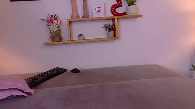 nairagold  online show from 05/15/26, 11:01