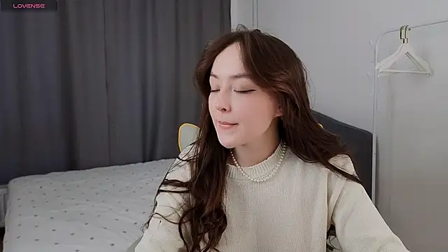 fallin lovee online show from 03/06/26, 01:29