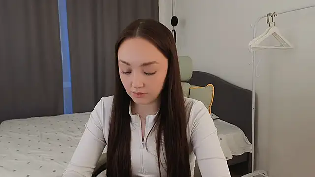 fallin lovee online show from 03/13/26, 01:51