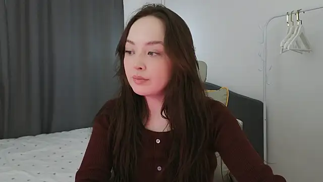 fallin lovee online show from 03/25/26, 01:50