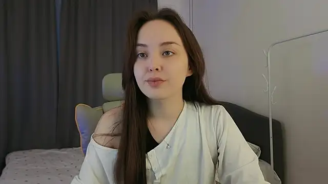 fallin lovee online show from 04/07/26, 01:44