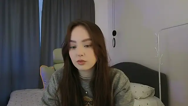 fallin lovee online show from 04/08/26, 01:33