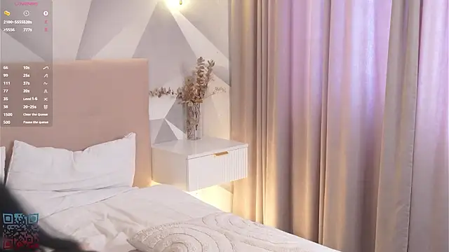 DeliaLoma online show from 03/25/26, 06:52