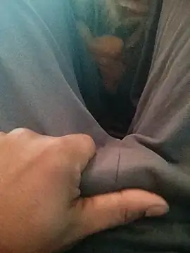 Snapshot of jhonysinc21 chatting on 12/19/25, 08:54 jhonysinc21 online show from 12/19/25, 08:54