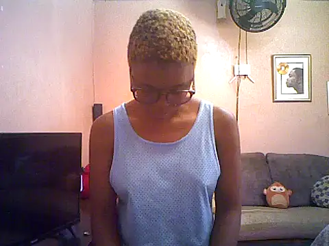 QUEENSasha27 online show from 01/06/26, 10:41