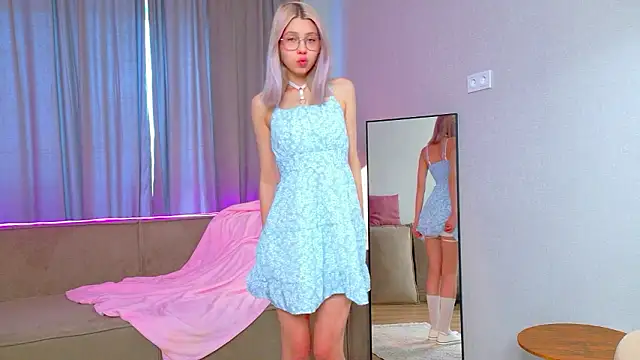 MidnightLily  online show from 02/02/26, 03:49