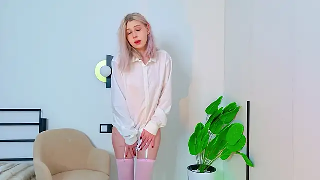 MidnightLily  online show from 03/23/26, 02:37