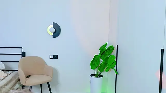 MidnightLily  online show from 03/25/26, 02:28