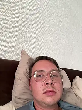 Snapshot of Burndew chatting on 03/02/26, 11:55 Burndew online show from 03/02/26, 11:55