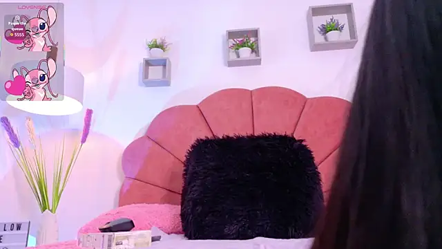 Snapshot of Luna_Blumer chatting on 01/13/26, 07:41 Luna Blumer online show from 01/13/26, 07:41