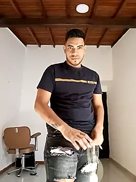 Moreno latino sex online show from 12/19/25, 08:05