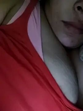 Snapshot of Lobna-66 chatting on 02/05/26, 01:43 Lobna-66 online show from 02/05/26, 01:43