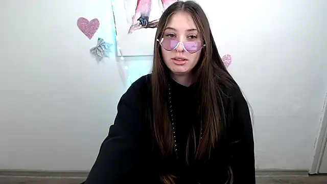 Snapshot of Angel_sileniaaa_ chatting on 01/13/26, 07:57 Angel sileniaaa online show from 01/13/26, 07:57