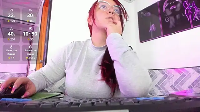 Isaa Tyler online show from 12/22/25, 04:59