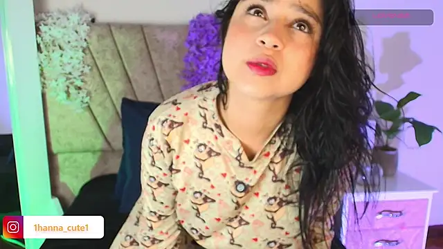 Snapshot of hannaa_cute chatting on 05/14/26, 12:56 hannaa cute online show from 05/14/26, 12:56