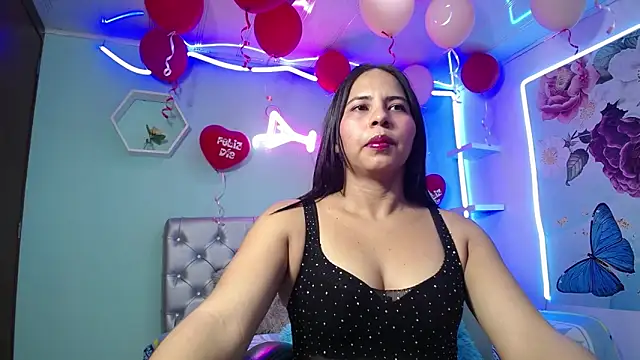 nicol ross19 online show from 02/15/26, 12:51