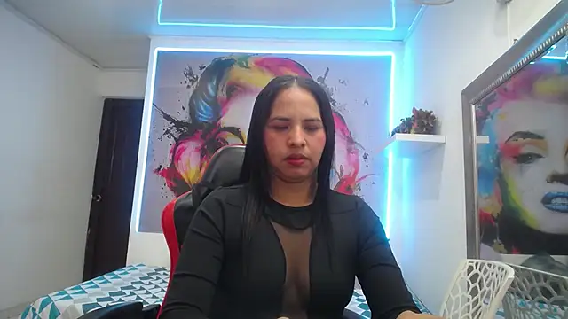 nicol ross19 online show from 04/18/26, 07:18