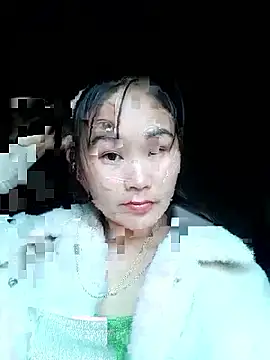 Snapshot of yula-bi chatting on 12/21/25, 12:40 yula-bi online show from 12/21/25, 12:40