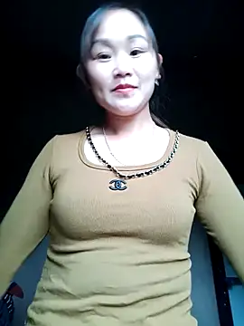 Snapshot of yula-bi chatting on 12/22/25, 01:02 yula-bi online show from 12/22/25, 01:02