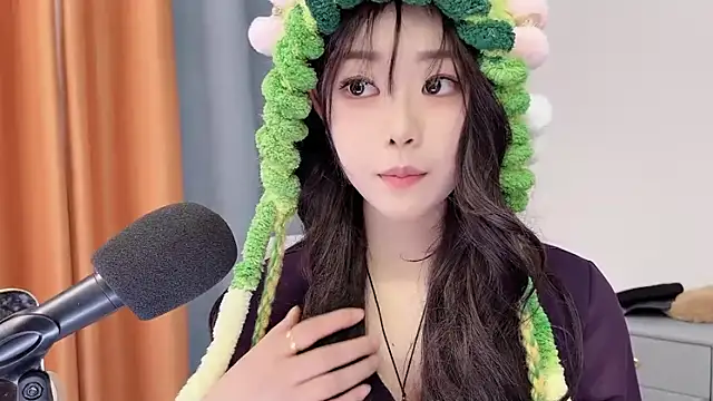 Snapshot of smalldaisy chatting on 02/03/26, 06:40 smalldaisy online show from 02/03/26, 06:40