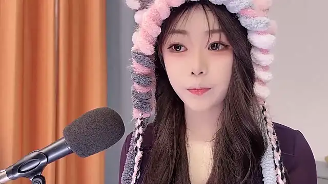 Snapshot of smalldaisy chatting on 02/04/26, 02:39 smalldaisy online show from 02/04/26, 02:39