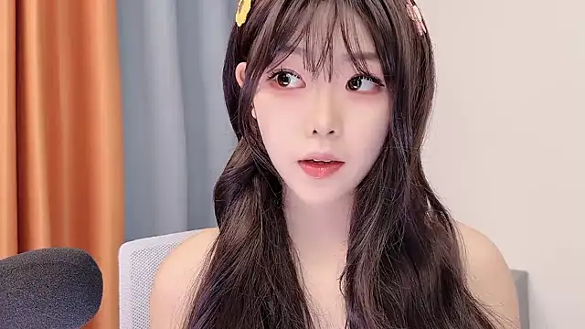 Snapshot of smalldaisy chatting on 02/13/26, 01:45 smalldaisy online show from 02/13/26, 01:45