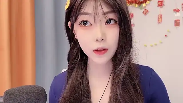 Snapshot of smalldaisy chatting on 02/22/26, 02:02 smalldaisy online show from 02/22/26, 02:02