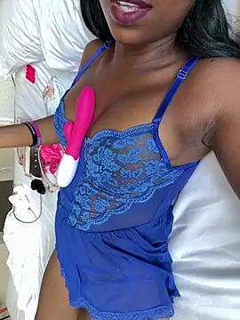 Snapshot of cassie_miller_velvet chatting on 06/26/26, 03:38 cassie miller velvet online show from 06/26/26, 03:38