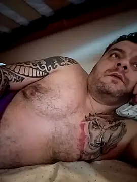 Snapshot of TomasTenerife chatting on 02/05/26, 04:11 TomasTenerife online show from 02/05/26, 04:11