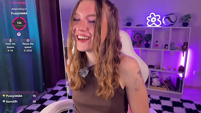Snapshot of KellySunn chatting on 07/17/26, 08:10 KellySunn online show from 07/17/26, 08:10