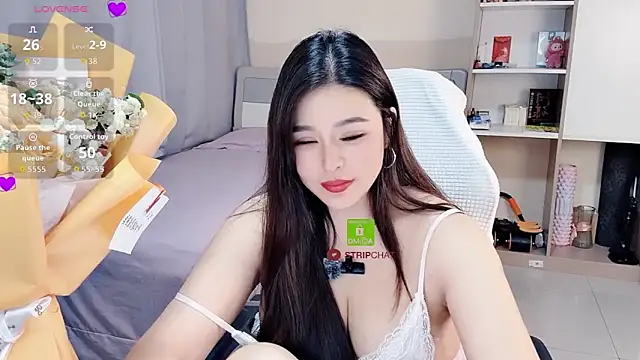 Snapshot of Ogravity_ chatting on 05/14/26, 03:30 Ogravity online show from 05/14/26, 03:30