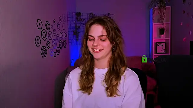 naya may online show from 04/22/26, 07:15