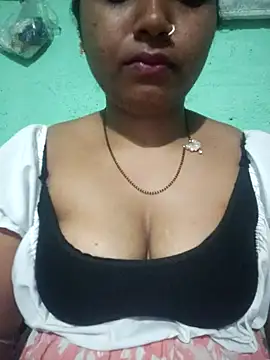 Snapshot of Eashita_01 chatting on 01/17/26, 09:07 Eashita 01 online show from 01/17/26, 09:07