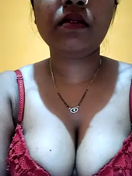 Snapshot of Eashita_01 chatting on 03/01/26, 11:29 Eashita 01 online show from 03/01/26, 11:29