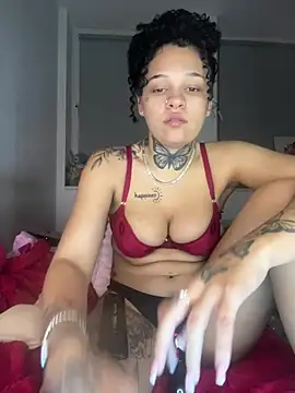 urprettygirlleenay online show from 03/08/26, 08:45
